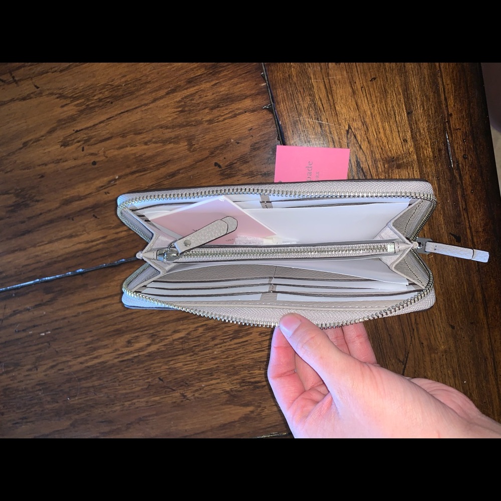 Pink Kate spade wallet - Picture 5 of 6